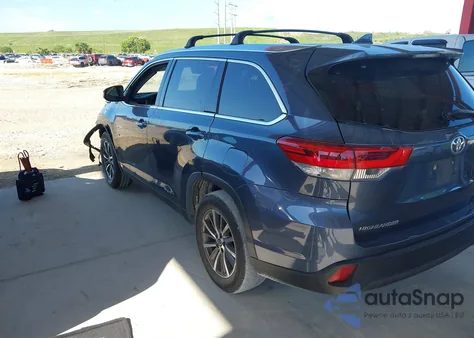 2019 Toyota Highlander Xle z USA, uszkodzony, nr VIN 5TDKZRFH7KS346594